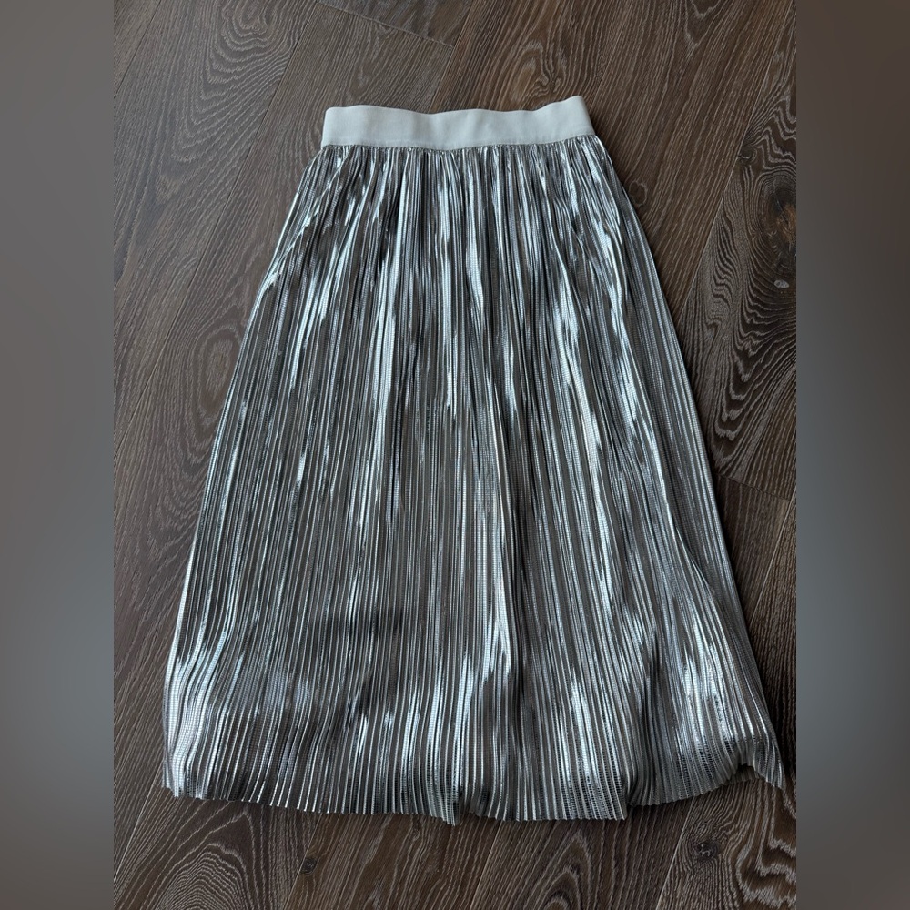 Alice + Olivia Silver Pleated Midi Skirt with White Waistband